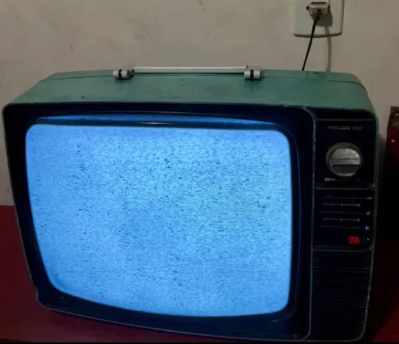 TV/Televisão Antiga Philco Ford Verde, Preto e Branco, Funcionando