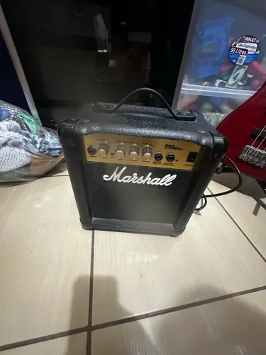 Caixa amplificadora marshall mg10cd