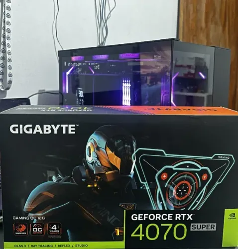 Placa de vídeo Gigabyte GeForce RTX 4070 Super