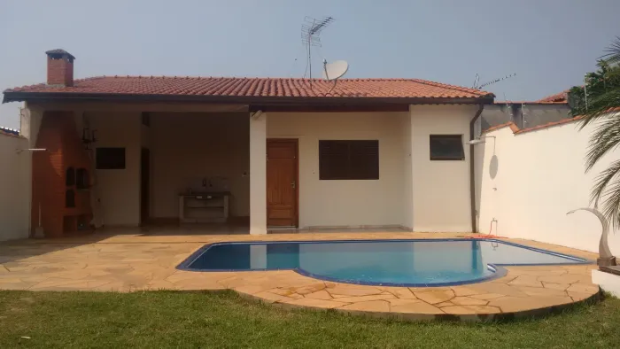 Edícula com piscina em São Pedro SP.