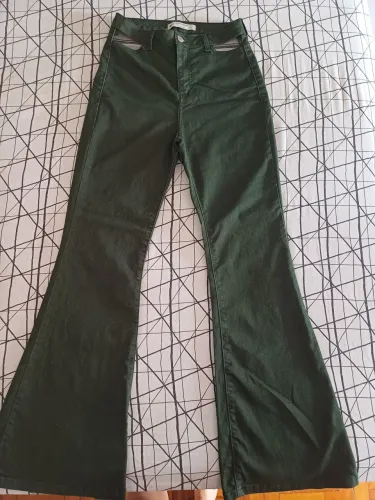 Calça flare