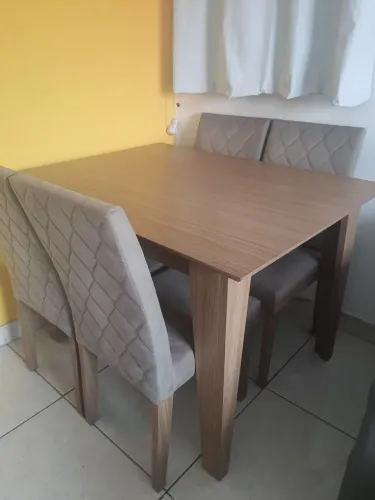 Mesa de Jantar com 4 cadeiras
