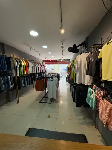 Passo loja de roupa 