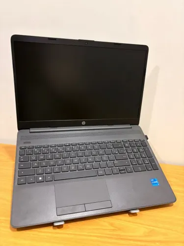 Vendo Notebook HP 250 G9 | Intel Core i5 12a Ger | 8GB RAM | Estado de Novo