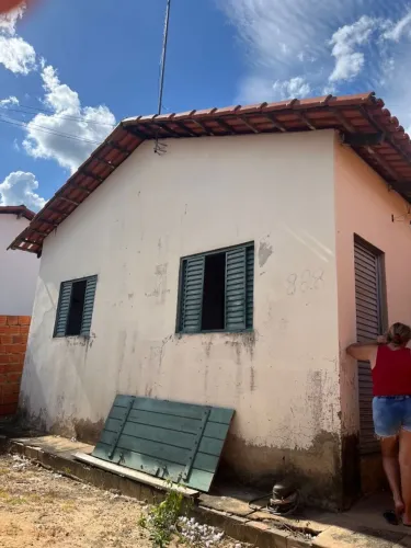 Alugo casa em Guarai