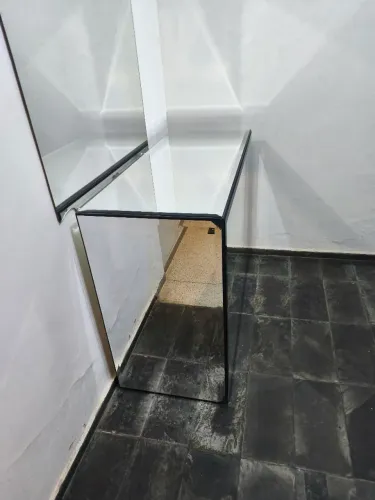 Balcão espelhado para loja