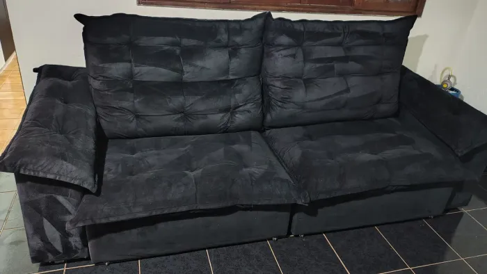 Sofá retrátil e reclinável 2,50 preto em bom estado 