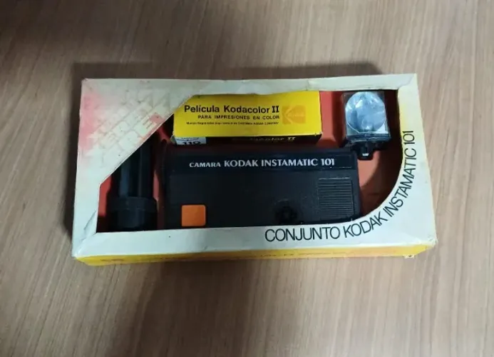 Kodak - Câmera fotográfica Kodak Instamatic 101