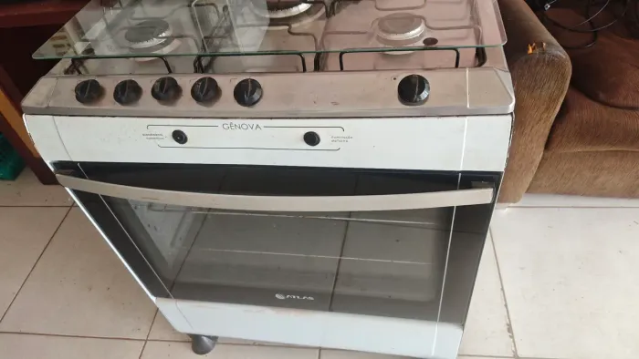 Fogão 5 bocas elétrico , quem olhar leva 