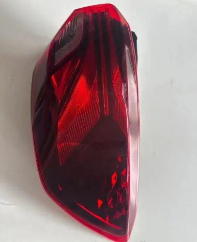 Lanterna traseira original onix plus 2023