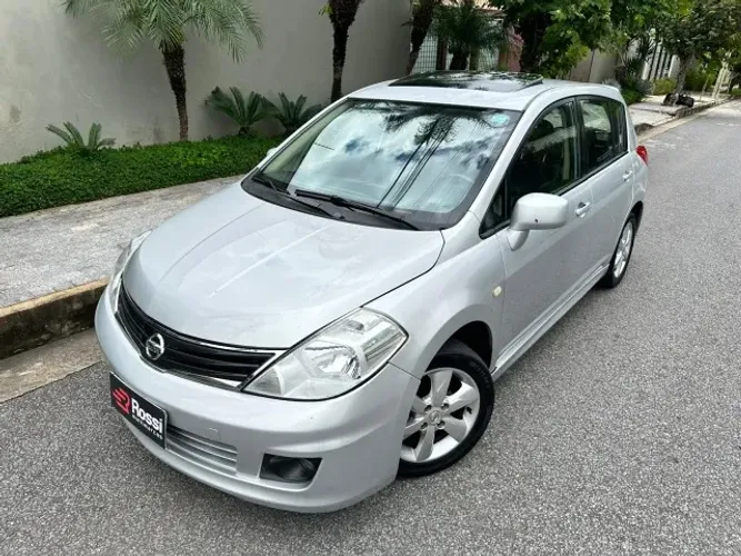 Nissan Tiida SL 1.8/1.8 Flex 16V Aut. 2012