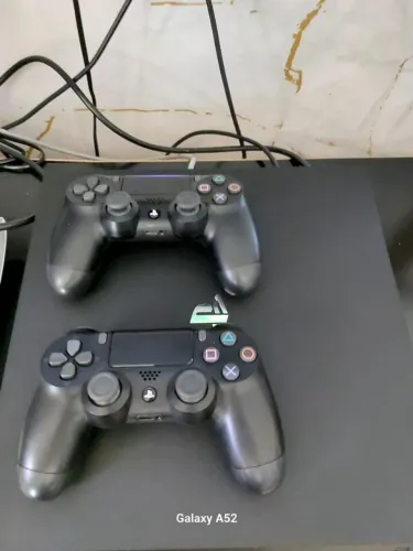 Playstation 4 slim 500gb 445 jogos