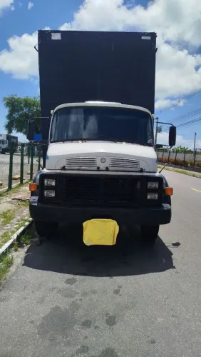 Vendo Mercedes Benz 1113 truck baú longo