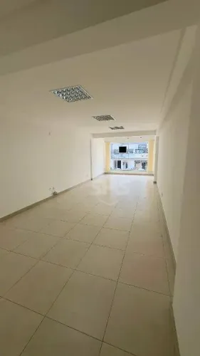 Sala para alugar, 61 m² por R$ 2.400/mês - Água Verde - Blumenau/SC