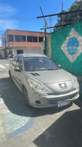 Peugeot 207 Sedan Passion XR 1.4 Flex 8V 4P 2012