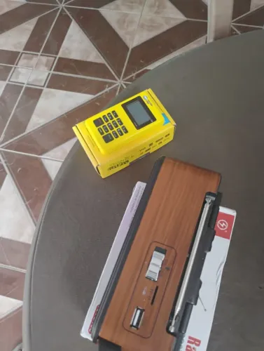 VENDE UMA MARQUINHA DO MERC PAGO NOVO NA CAIXA BARATOS O PREÇO MAIS UM RADIO AM FM PORTÁTI