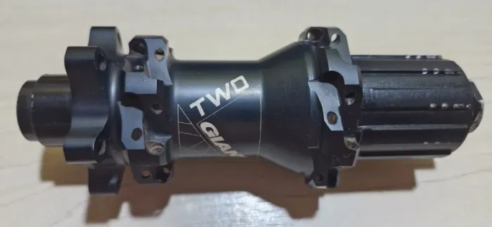 Vendo 2 cubos GIANT TRX DBL composto 28 furos (dianteiro e traseiro)  