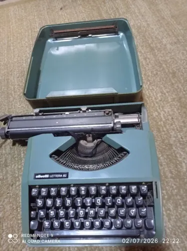 Máquina de escrever Olivetti 82