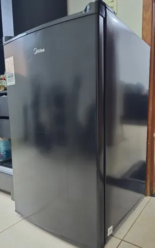Frigobar Midea 93L Preto