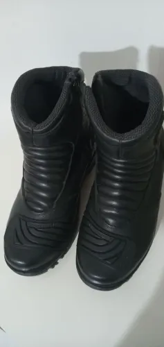 Bota Bella Boots ( modelo: Motorcycle-3.000 ). Cano Médio. Tam.38. Usada.
