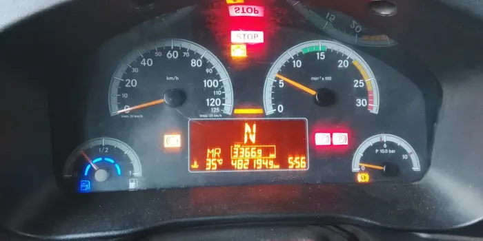 Accelo 815 prancha com asa delta 