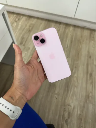 iPhone 15 128GB