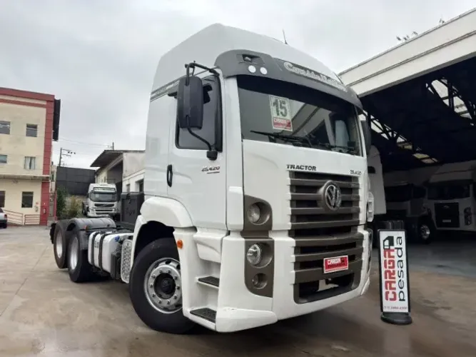 VOLKS 25.420 CONSTELLATION 6X2 2015