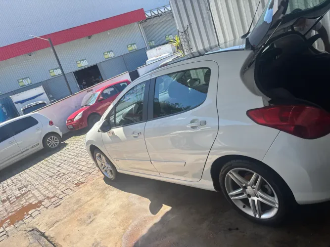 Peugeot 308 Feline 2.0 Flex 16V 5P Aut. 2013