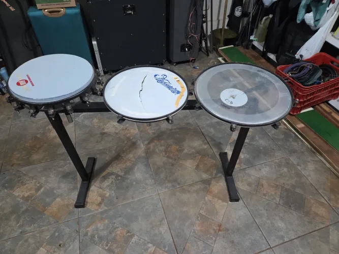 Trio de surdos percussão