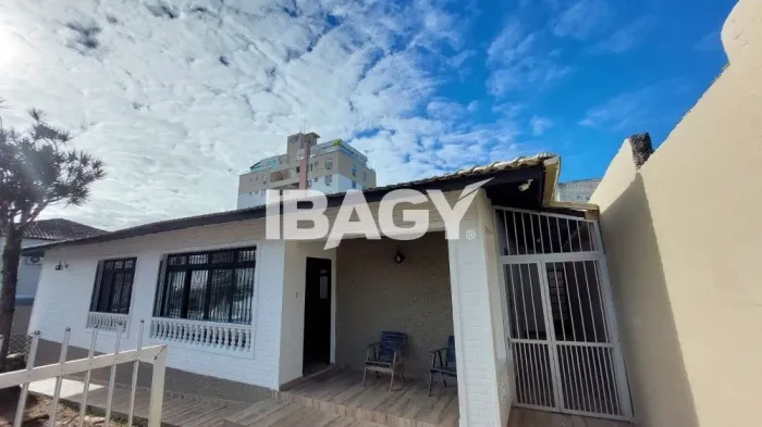 Excelente Casa 3 dormitório(s) em Trindade - Florianópolis