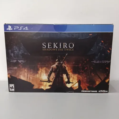 Vendo Sekiro: Shadows Die Twice Edição de Colecionador Ps4 Semi novo