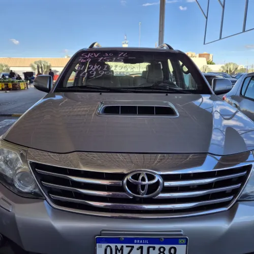 Toyota Hilux SW4 SRV D4-d 4X4 3.0 TDI Dies. AUT 2015