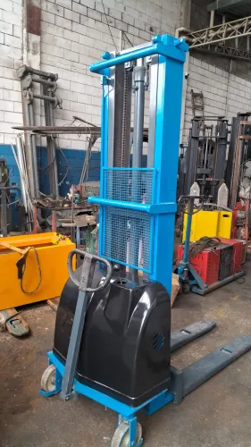 Empilhadeira Paletrans 