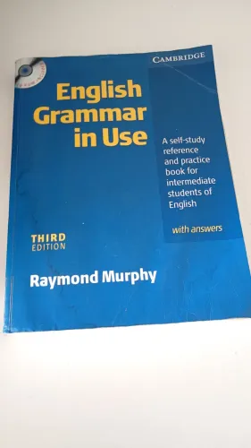 Livro de inglês intermediário Cambridge semi novo