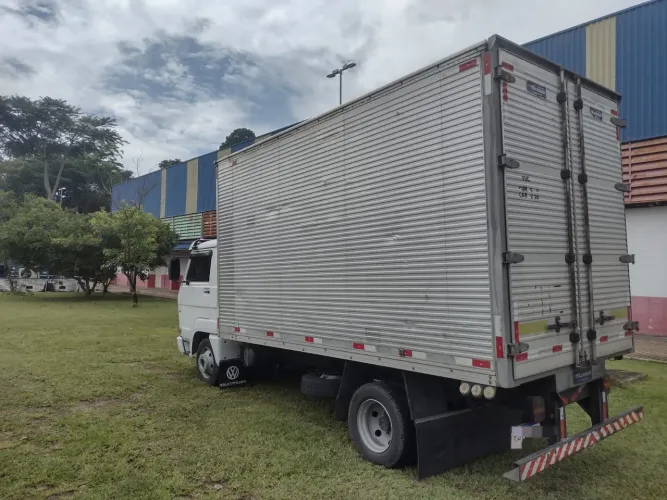 Caminhão VW 8-150