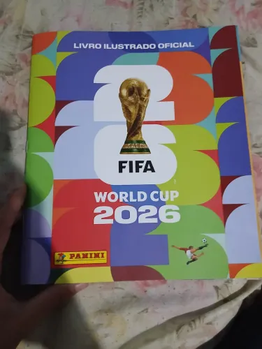 Vendo álbum da copa com algumas figurinhas 