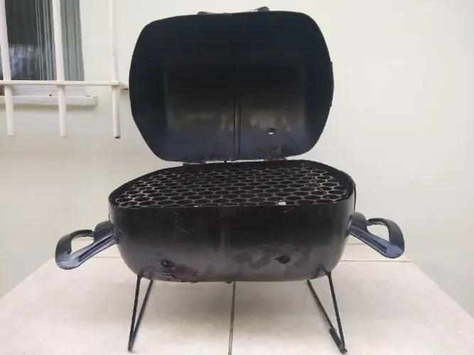 Mini Churrasqueira Bafo c/ Grelha Inox Pouco Uso
