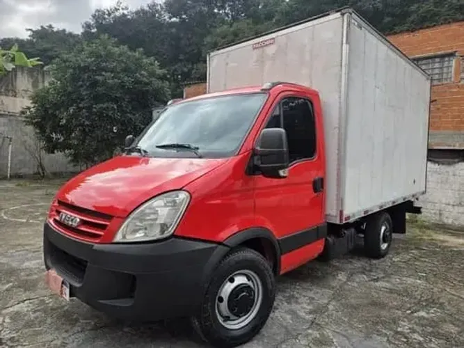 IVECO DAILY 35S14 2010 - BAÚ 3,90M | PRONTA PARA O TRABALHO!