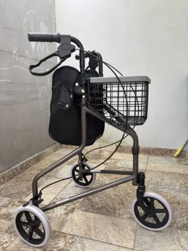 Andador 3 Rodas Triciclo Com Freios Até 80kg