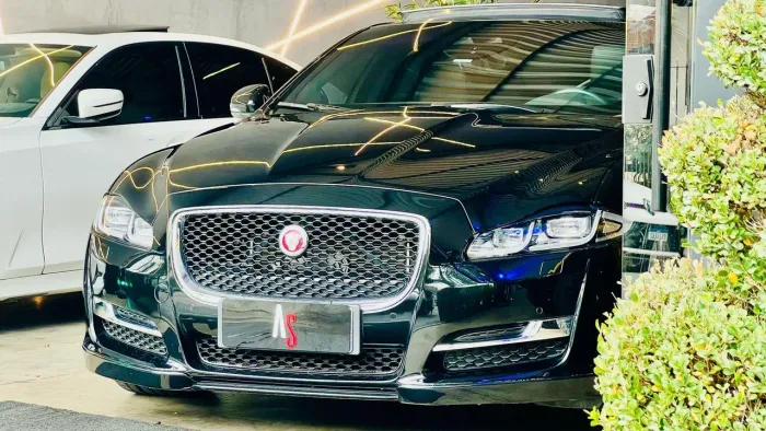 Jaguar XJ 2.0 Turbo 16V 240cv Aut. 2019