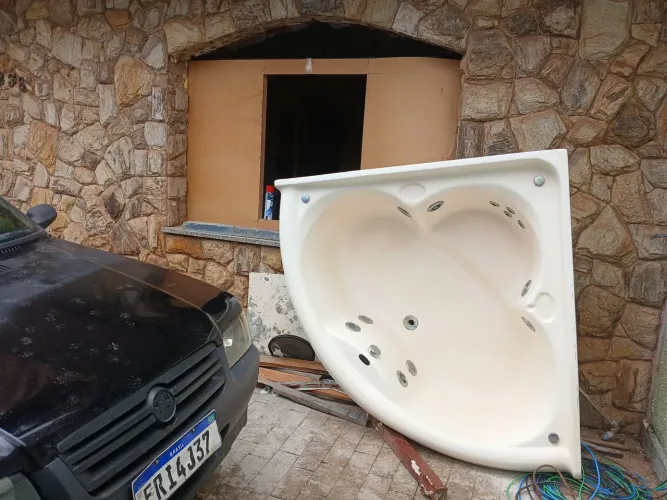 BANHEIRA JACUZZI COM MOTOR E AQUECEDOR LINDA