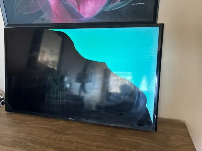 SmartTV Samsung (para coleta de peças)