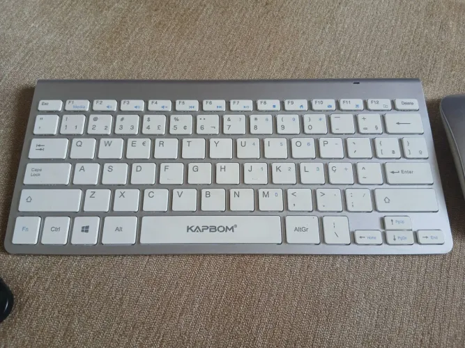 Teclado sem fio com mouse 