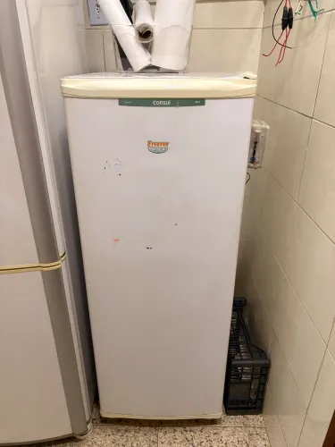 Freezer Vertical Consul 121L