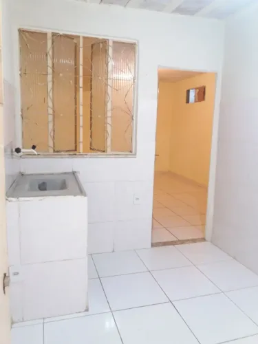 ALUGA-SE KITNET EM JACAREPAGUÁ