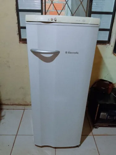 Vendo geladeira funcionando perfeitamente 