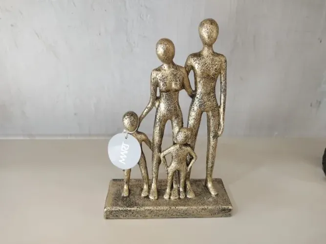Escultura Família em Poliresina 