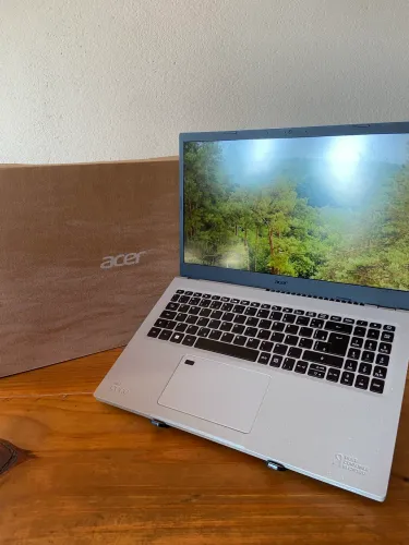 Notebook Acer i5 11ª Geração / IrisXe Graphics / 8GB RAM / 512GB SSD / Tela 15.6? FullHD