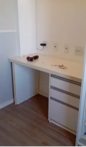 Escrivaninha com nicho e led para leitura
