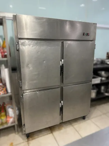 Geladeira Industrial 4 Portas Inox - Funcionando Perfeita ?